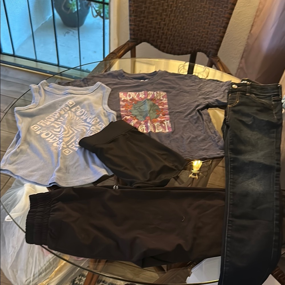 Casual Clothing Set with Graphic Tees and Pants